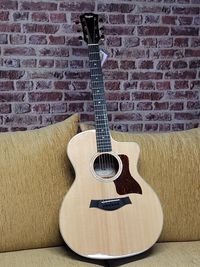 Taylor 214ce-K Deluxe -front